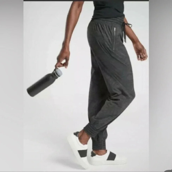 Athleta Camden Printed Joggers Lightweight Stretch w/ Zipper Pockets Sz 2 - Picture 2 of 13